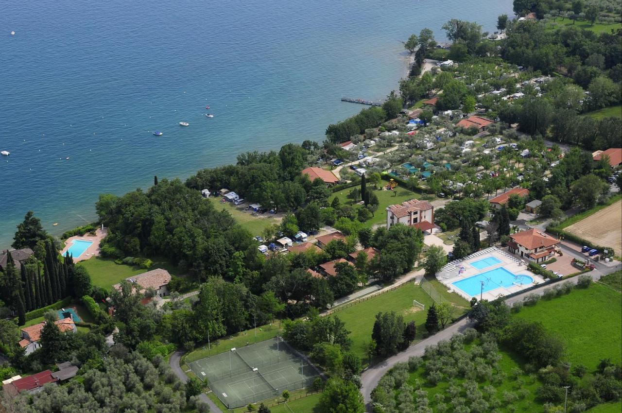 Camping Zocco Манерба-дель-Гарда Экстерьер фото